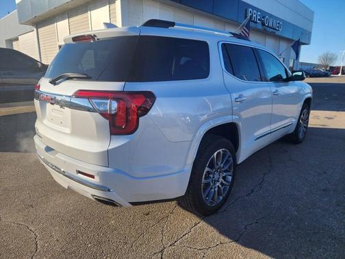 2023 GMC Acadia Denali