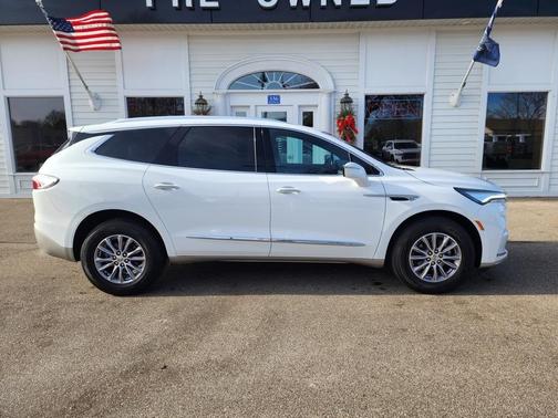 2023 Buick Enclave Essence