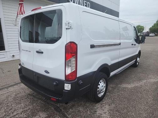 2022 Ford Transit-250