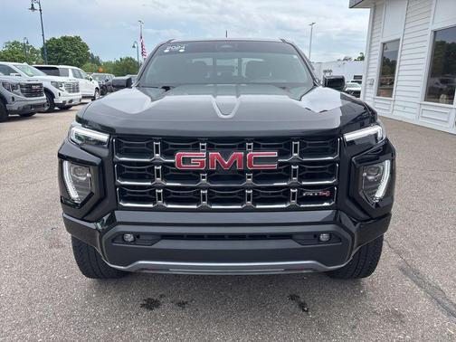 Onyx Black 2024 GMC Canyon AT4