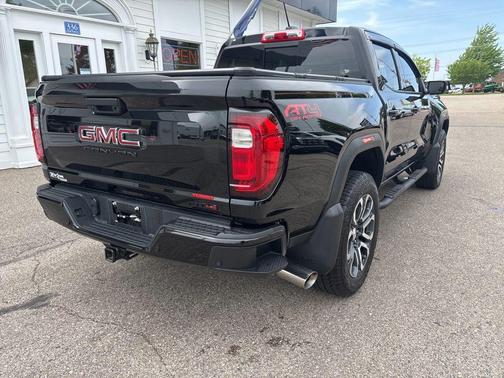 Onyx Black 2024 GMC Canyon AT4