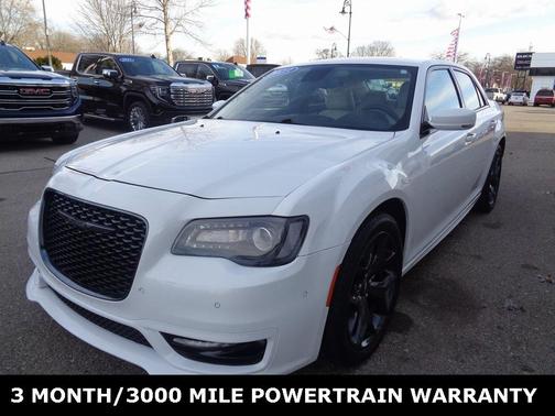 2023 Chrysler 300 Touring L