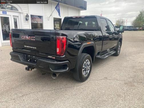 Onyx Black 2022 GMC Sierra 2500 AT4