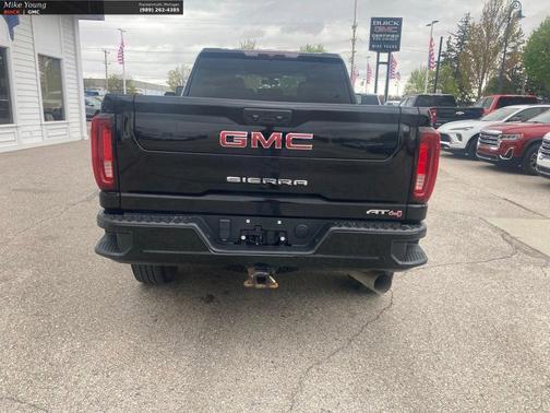 Onyx Black 2022 GMC Sierra 2500 AT4