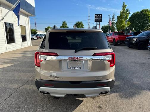 2022 GMC Acadia SLT