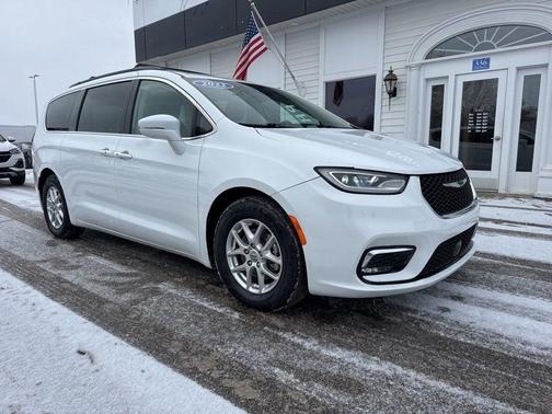 2022 Chrysler Pacifica Touring-L