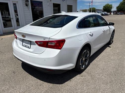 Summit White 2024 Chevrolet Malibu LT