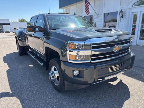 Graphite Metallic 2018 Chevrolet Silverado 3500 High Country