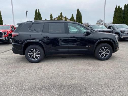 2025 GMC Acadia AT4
