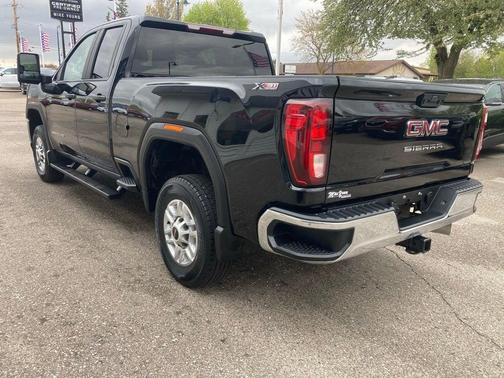 Onyx Black 2022 GMC Sierra 2500 Pro