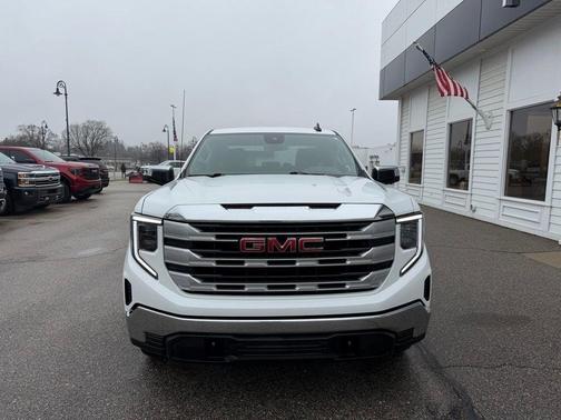 Summit White 2023 GMC Sierra 1500 SLE