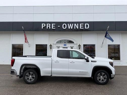 Summit White 2023 GMC Sierra 1500 SLE