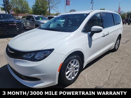 2023 Chrysler Voyager LX