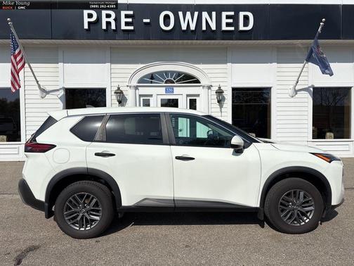 White 2022 Nissan Rogue S