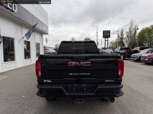 Onyx Black 2022 GMC Sierra 2500 AT4