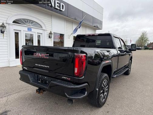 Onyx Black 2022 GMC Sierra 2500 AT4