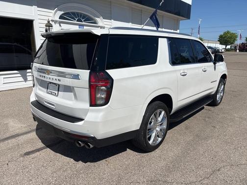 2022 Chevrolet Suburban High Country