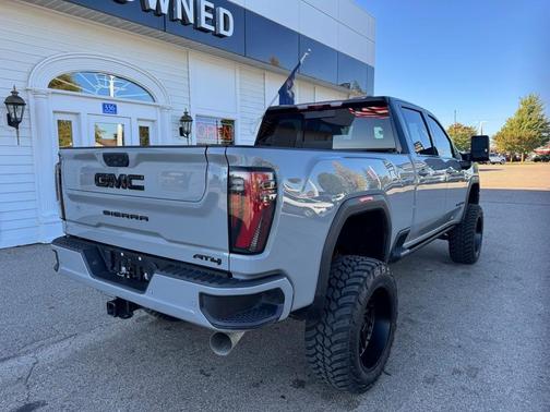 2025 GMC Sierra 2500 AT4