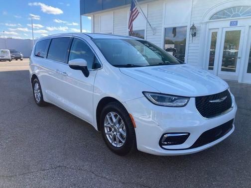 Black 2023 Chrysler Pacifica Touring-L
