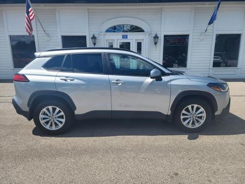 2022 Toyota Corolla Cross LE