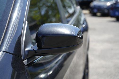 Brilliant Black Crystal Pearlcoat 2014 Jeep Cherokee Altitude