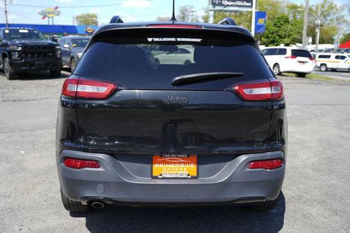 Brilliant Black Crystal Pearlcoat 2014 Jeep Cherokee Altitude