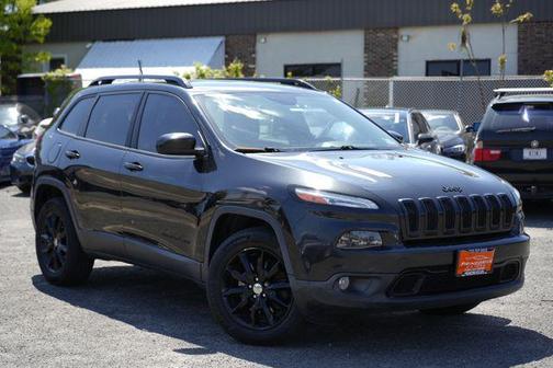 Brilliant Black Crystal Pearlcoat 2014 Jeep Cherokee Altitude