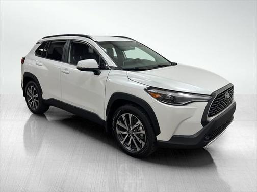 2024 Toyota Corolla Cross XLE
