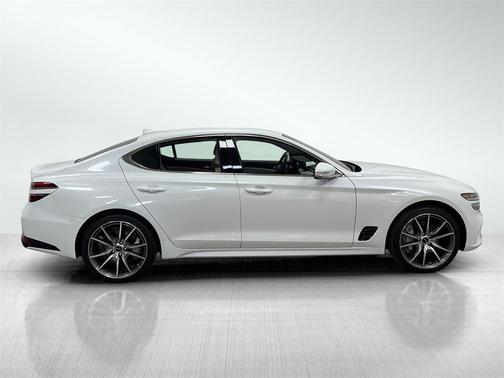 2025 Genesis G70 2.5T RWD