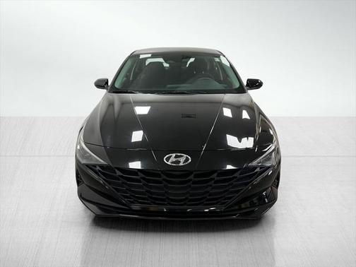 2023 Hyundai ELANTRA SE