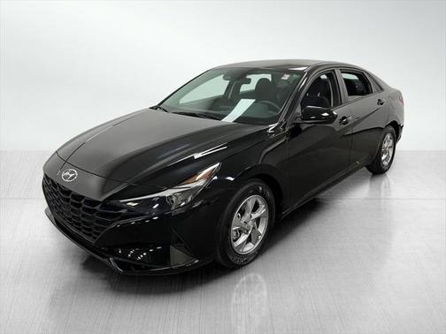 2023 Hyundai ELANTRA SE