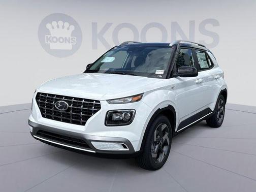 Lunar White w/Black Roof 2026 Hyundai VENUE SEL w/Two-Tone Roof