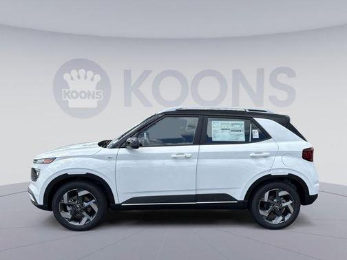 Lunar White w/Black Roof 2026 Hyundai VENUE SEL w/Two-Tone Roof
