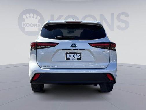 2022 Toyota Highlander Hybrid XLE