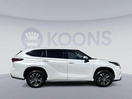 2022 Toyota Highlander Hybrid XLE