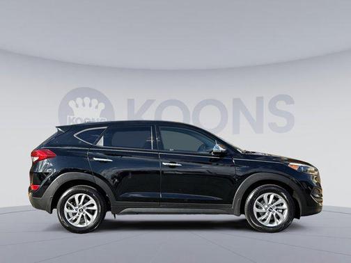 2016 Hyundai TUCSON SE