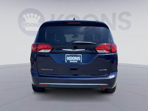 Jazz Blue Pearlcoat 2019 Chrysler Pacifica Limited