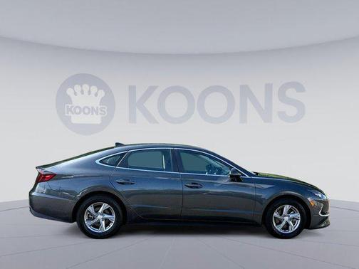 2022 Hyundai SONATA SE