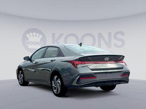 2025 Hyundai ELANTRA Sport