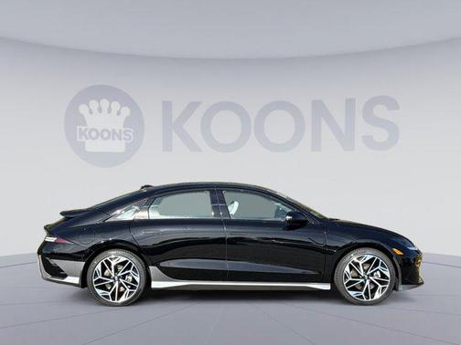 2025 Hyundai IONIQ 6 Limited