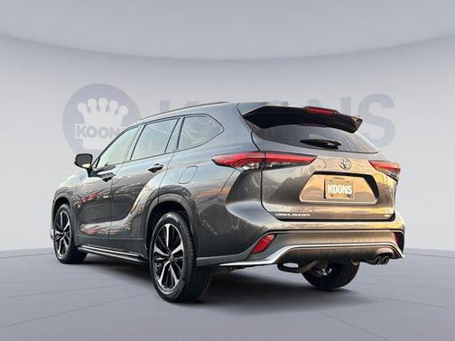 2022 Toyota Highlander XSE