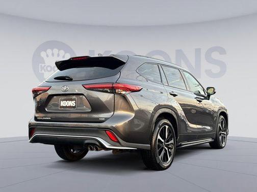 2022 Toyota Highlander XSE