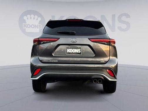2022 Toyota Highlander XSE