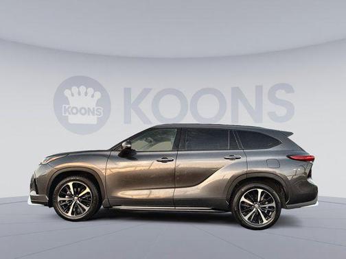 2022 Toyota Highlander XSE