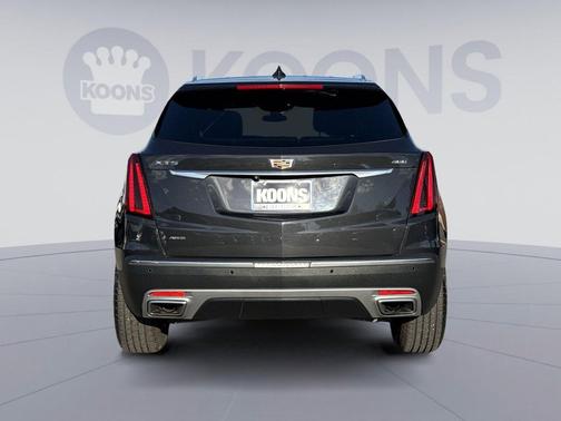 Manhattan Noir Metallic 2020 Cadillac XT5 Premium Luxury