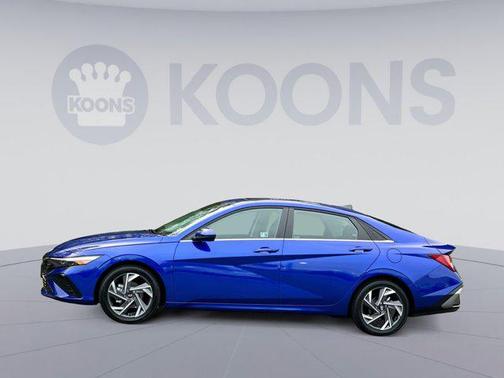 2025 Hyundai ELANTRA SEL