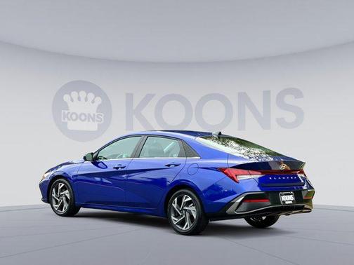 2025 Hyundai ELANTRA SEL