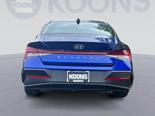 2025 Hyundai ELANTRA SEL