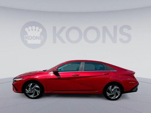 2025 Hyundai ELANTRA Limited