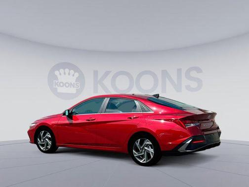 2025 Hyundai ELANTRA Limited